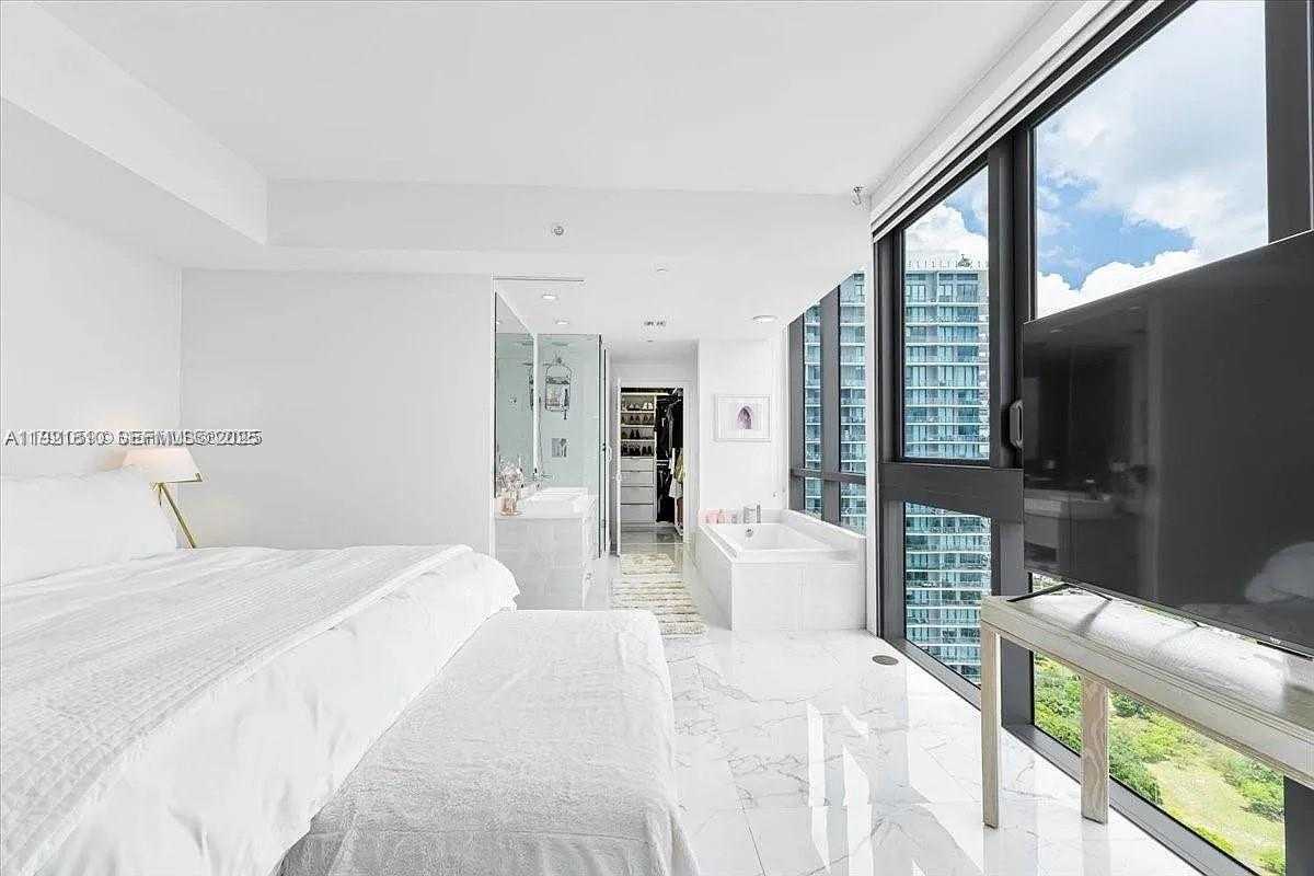 Small Image of 650 NORTH EAST 32ND ST #3808, Miami Number 11