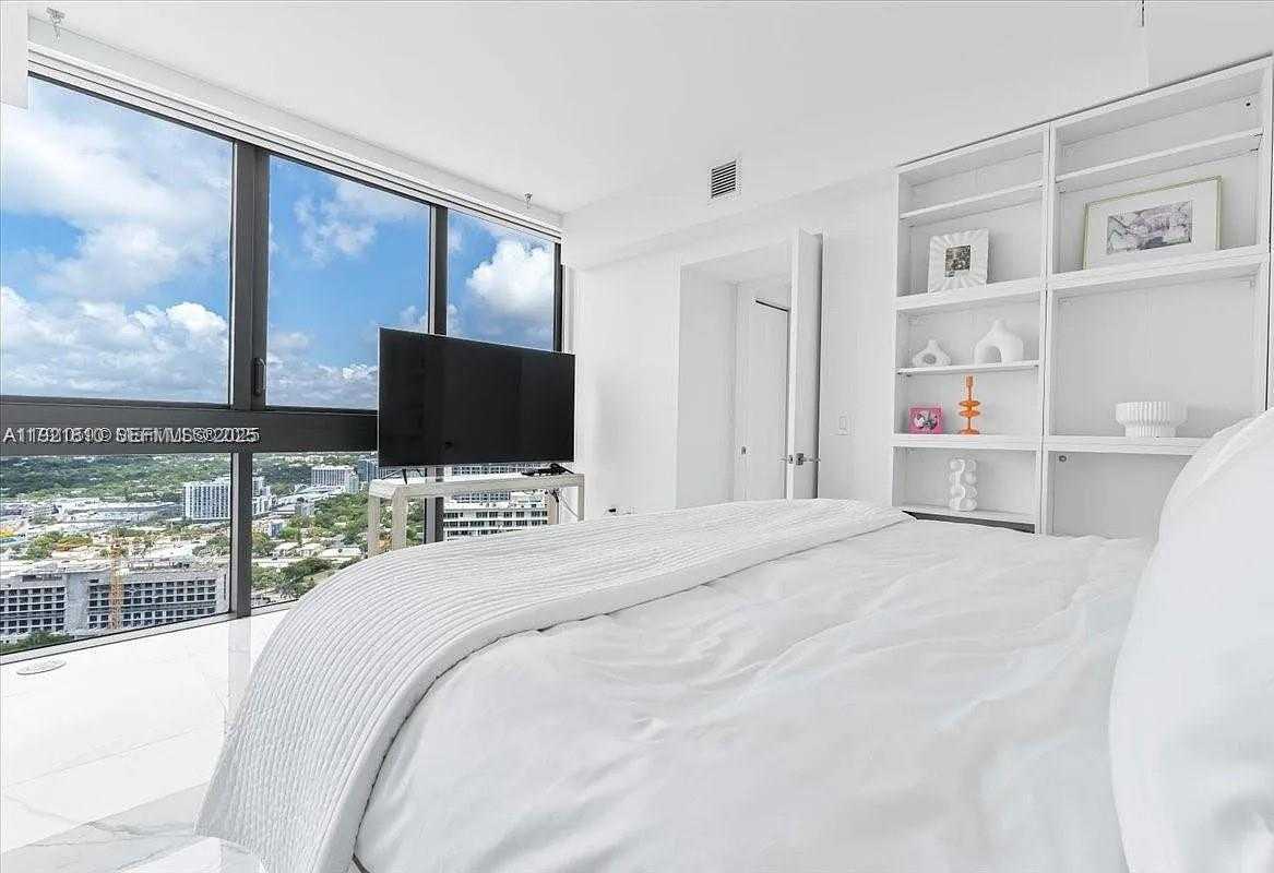 Small Image of 650 NORTH EAST 32ND ST #3808, Miami Number 14