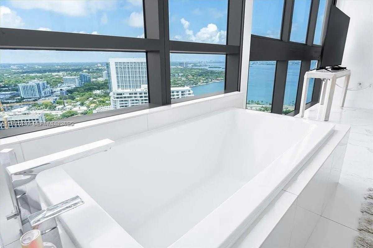 Small Image of 650 NORTH EAST 32ND ST #3808, Miami Number 16