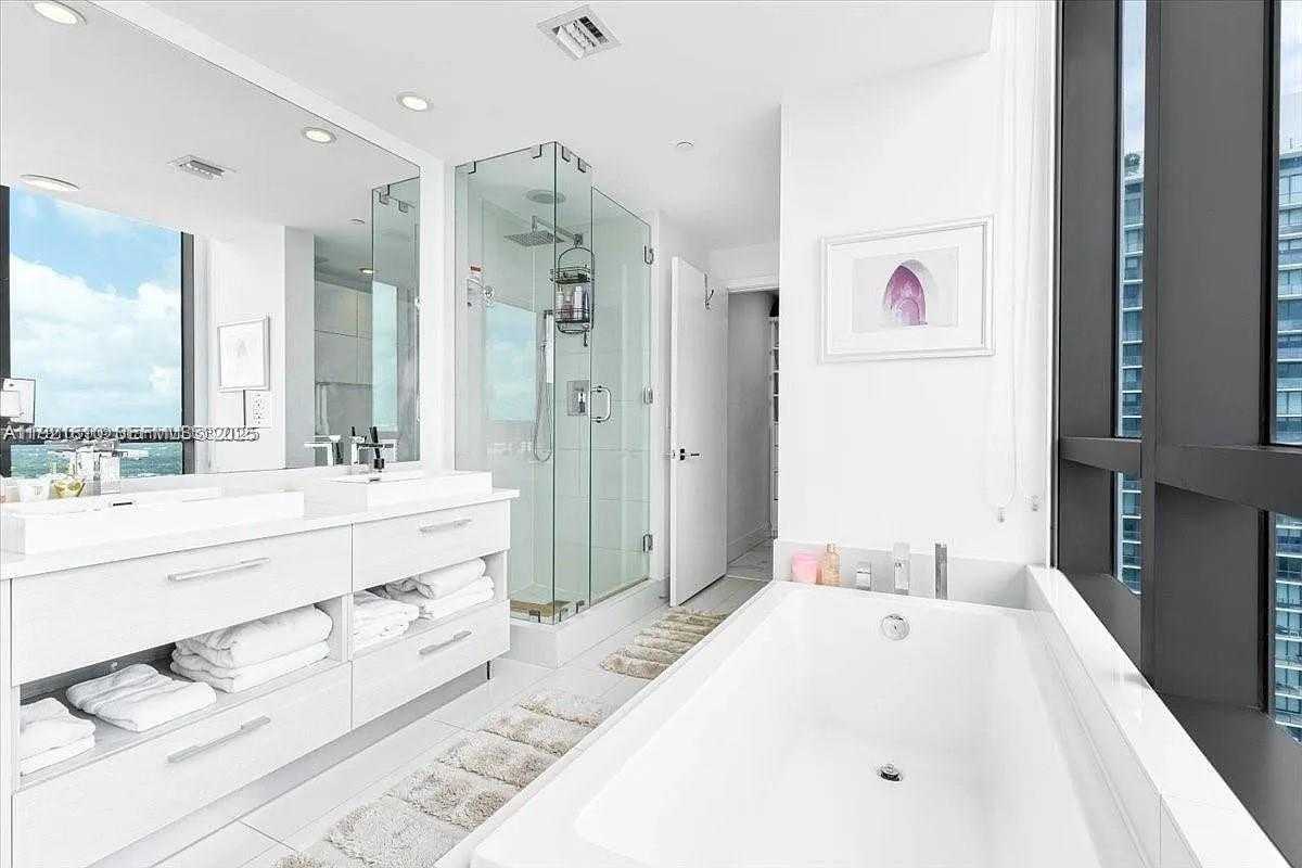 Small Image of 650 NORTH EAST 32ND ST #3808, Miami Number 17