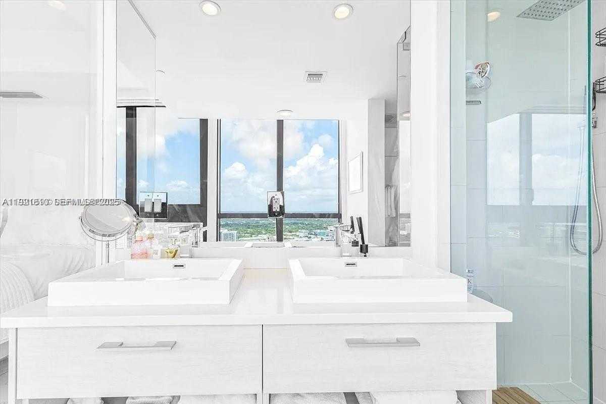 Small Image of 650 NORTH EAST 32ND ST #3808, Miami Number 19