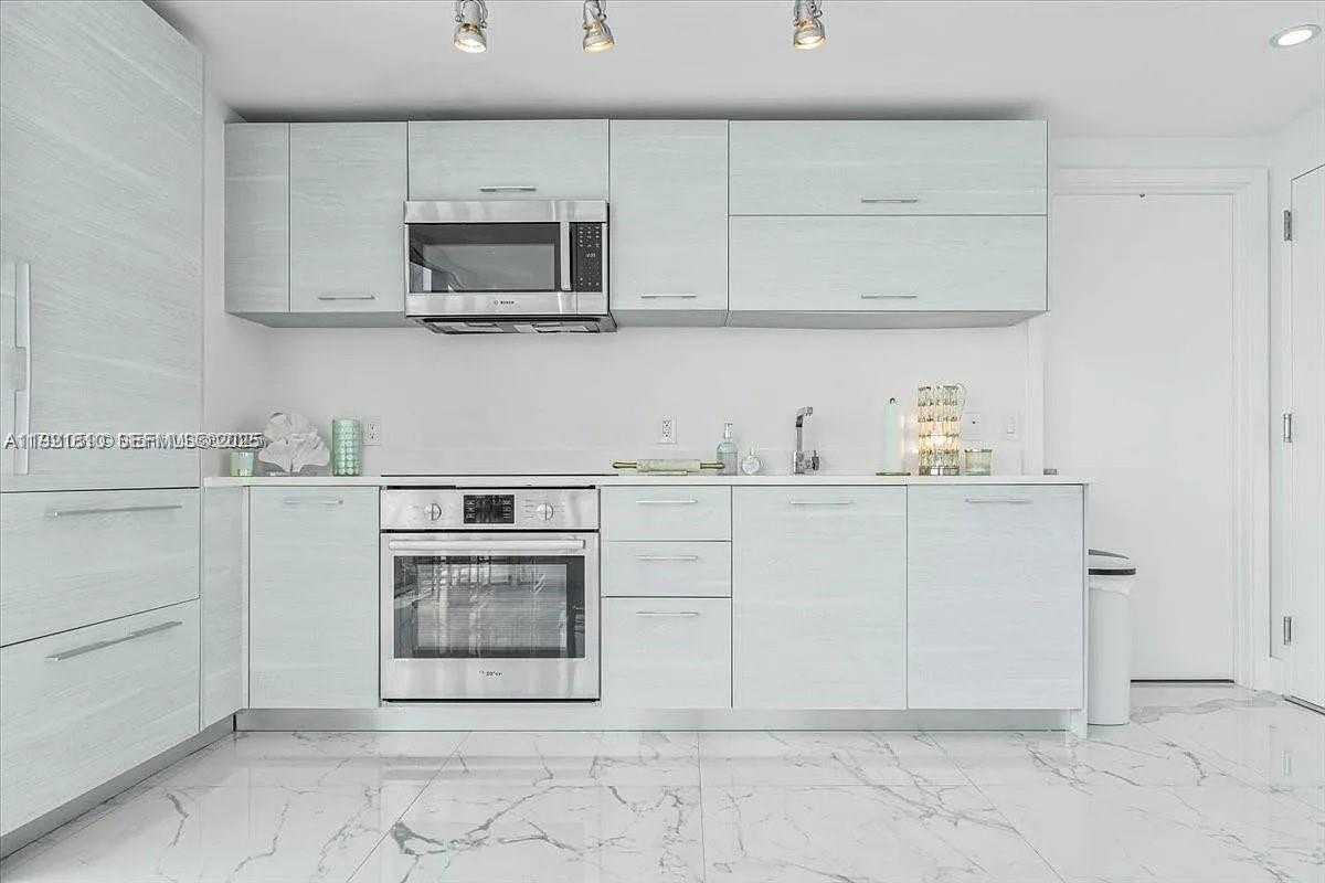 Small Image of 650 NORTH EAST 32ND ST #3808, Miami Number 7