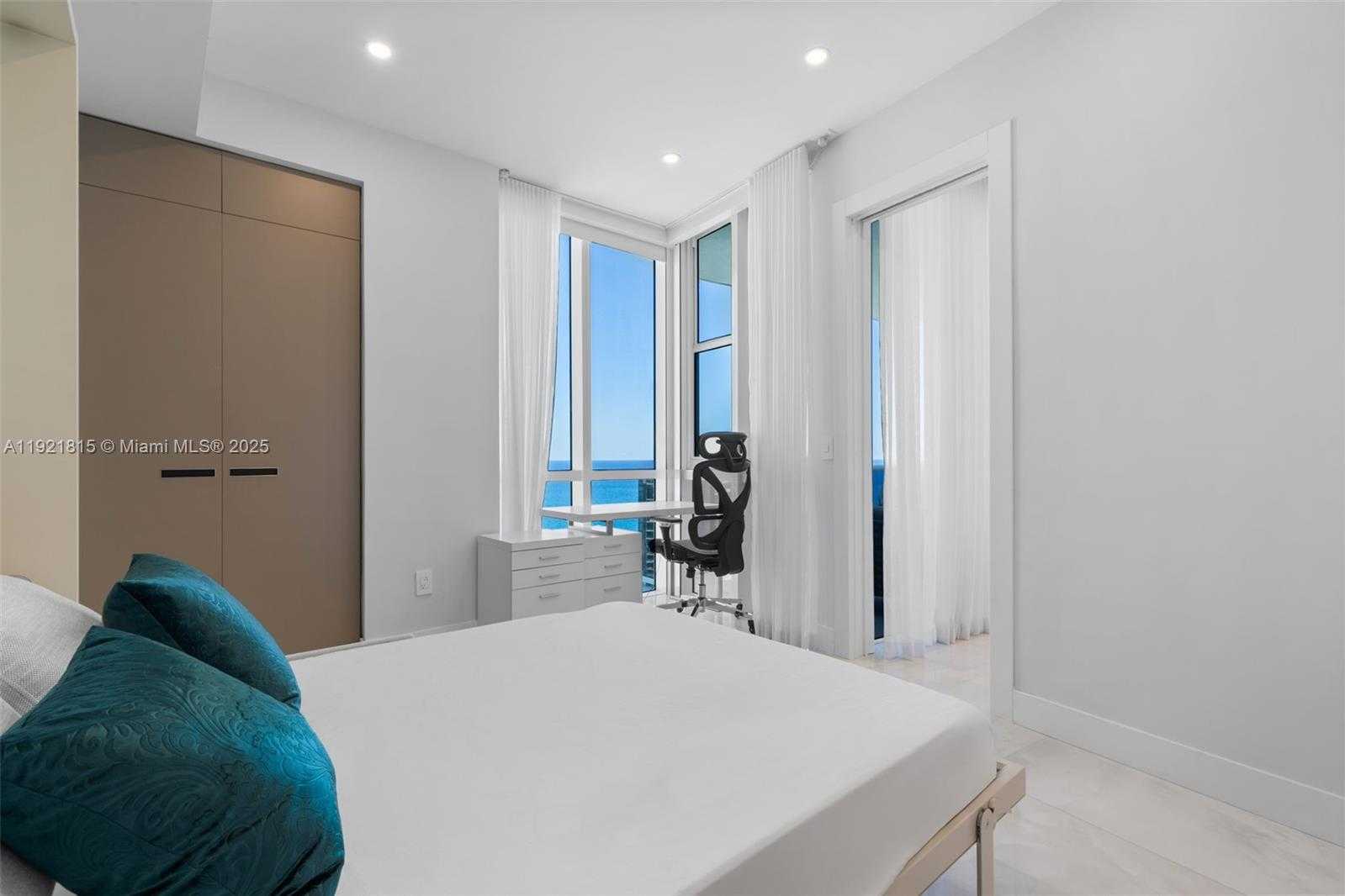Small Image of 18201 COLLINS AVE #4606, Sunny Isles Beach Number 21