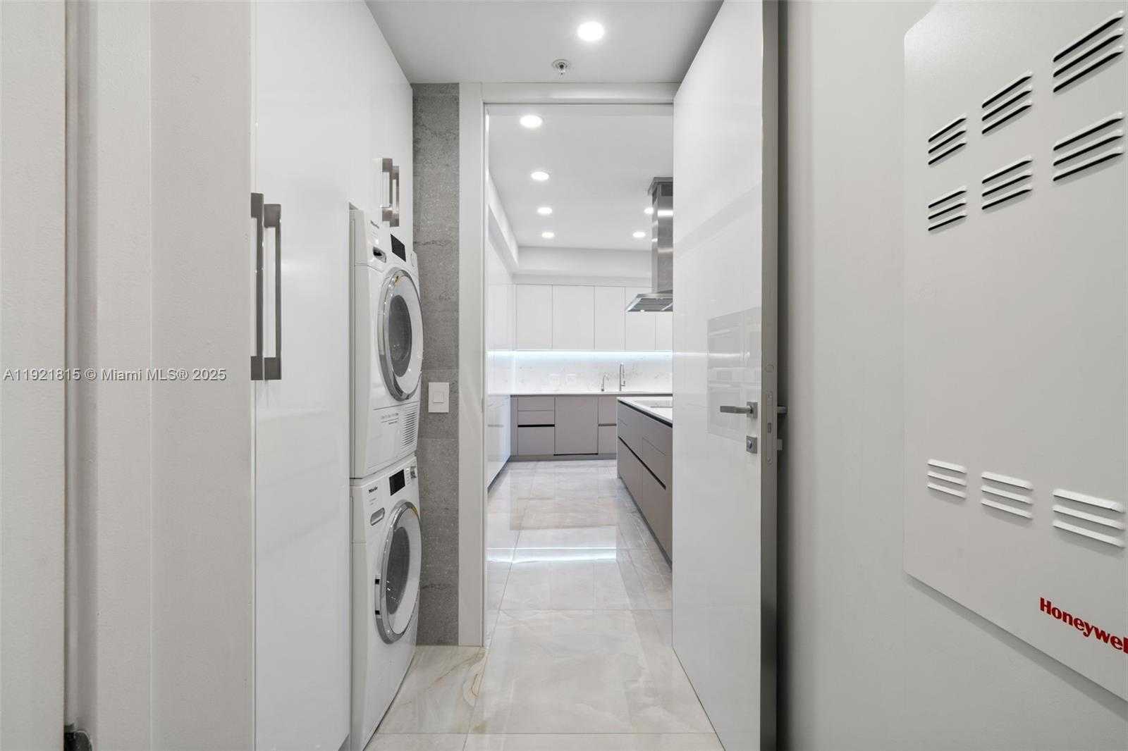 Small Image of 18201 COLLINS AVE #4606, Sunny Isles Beach Number 6