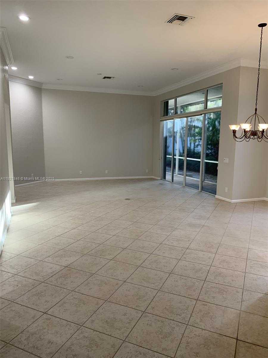 Small Image of 2518 BAY POINTE CT, Weston Number 12