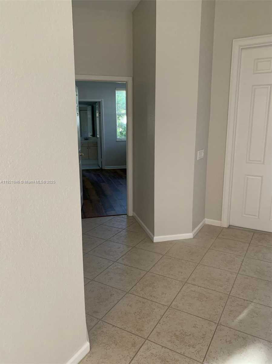 Small Image of 2518 BAY POINTE CT, Weston Number 13