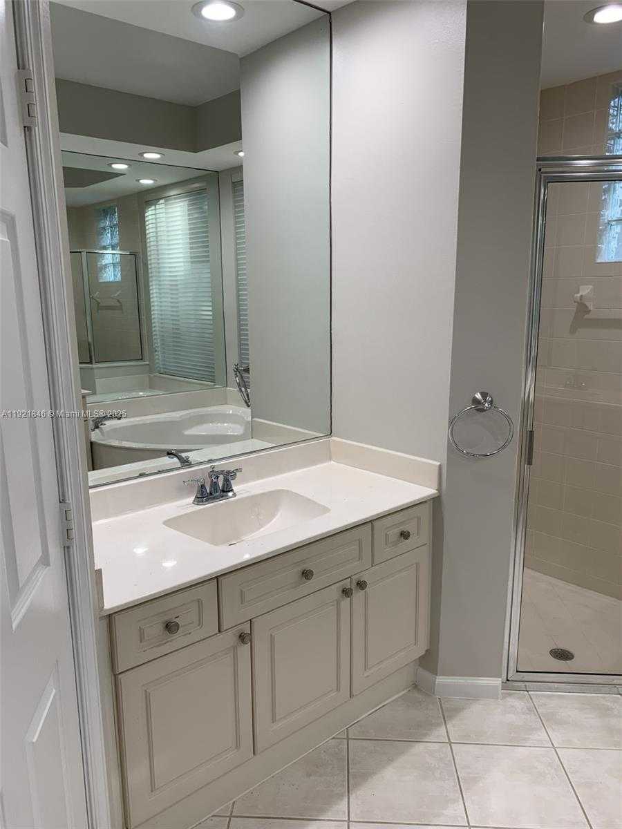 Small Image of 2518 BAY POINTE CT, Weston Number 21