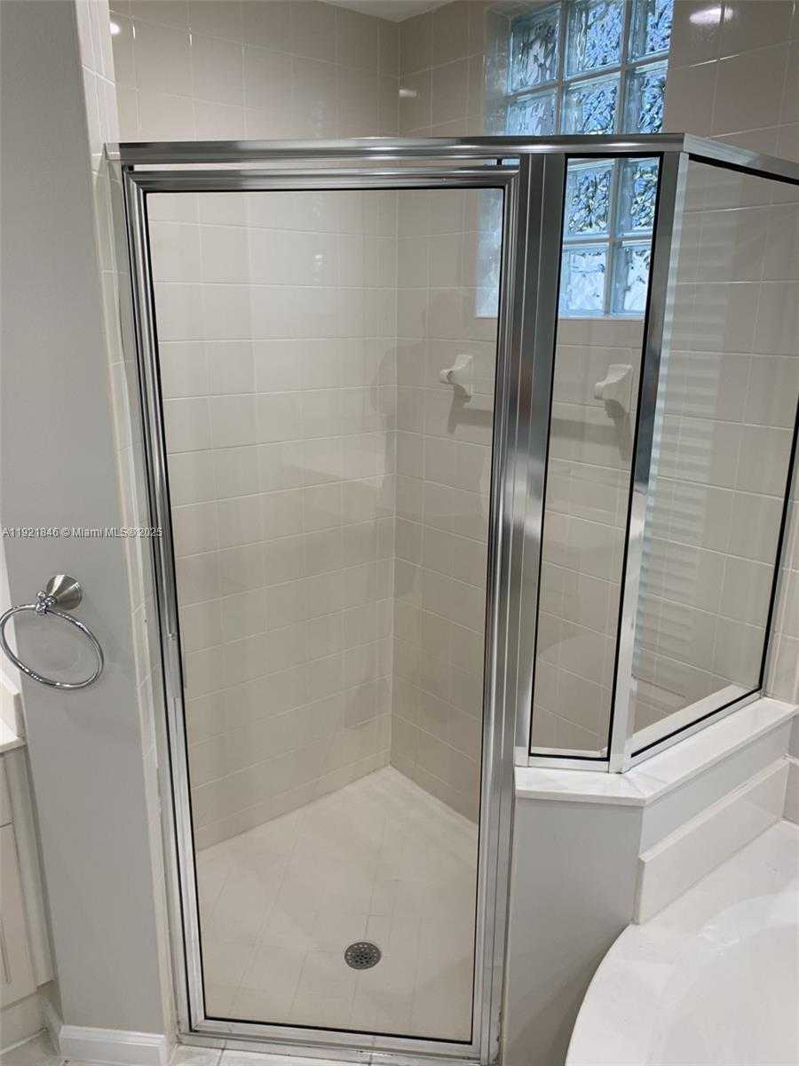 Small Image of 2518 BAY POINTE CT, Weston Number 22