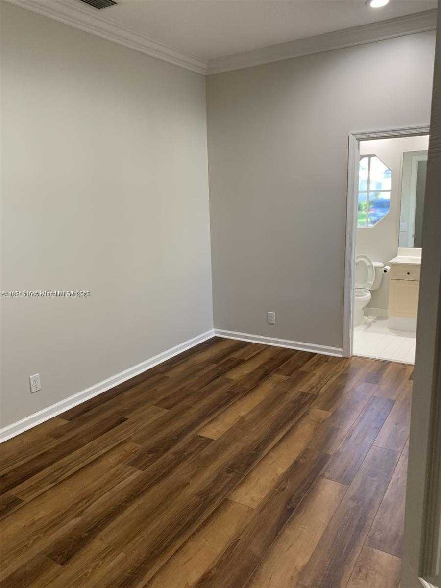 Small Image of 2518 BAY POINTE CT, Weston Number 25