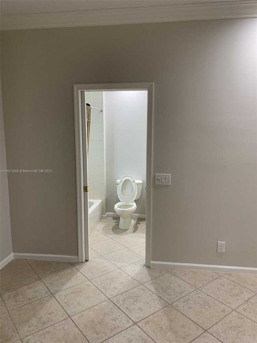 Small Image of 2518 BAY POINTE CT, Weston Number 26