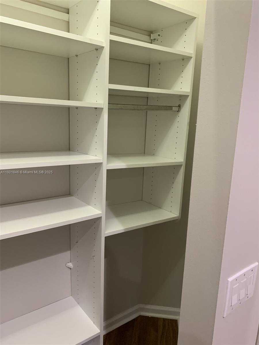 Small Image of 2518 BAY POINTE CT, Weston Number 28