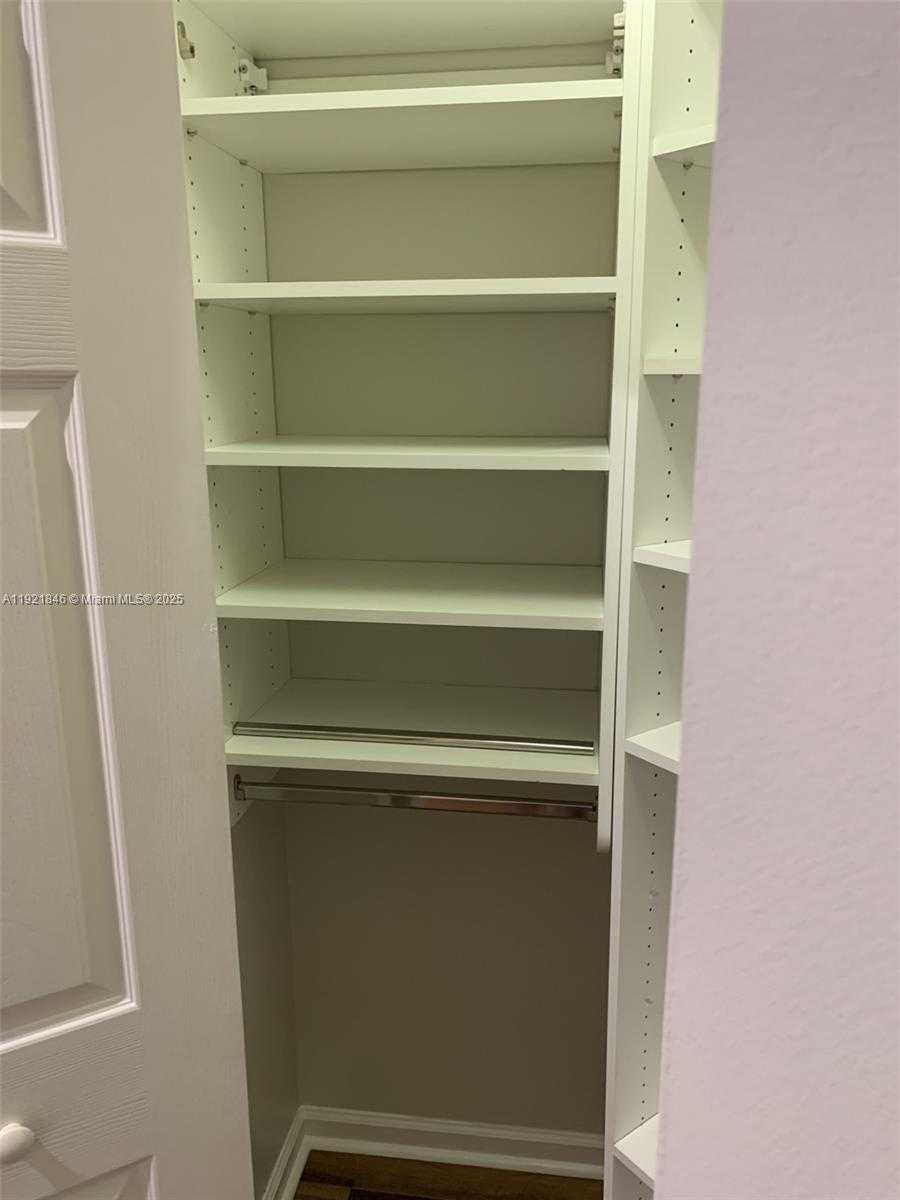 Small Image of 2518 BAY POINTE CT, Weston Number 29