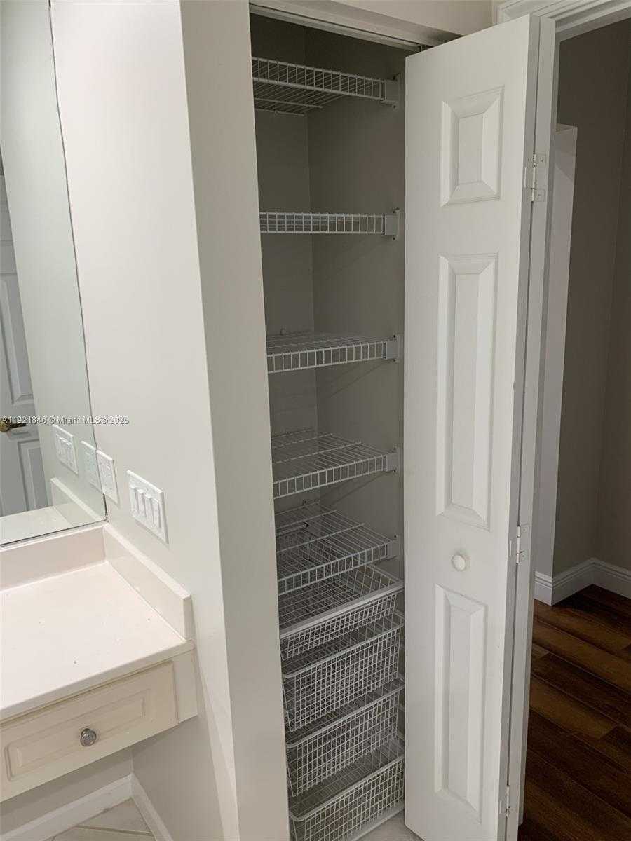 Small Image of 2518 BAY POINTE CT, Weston Number 30