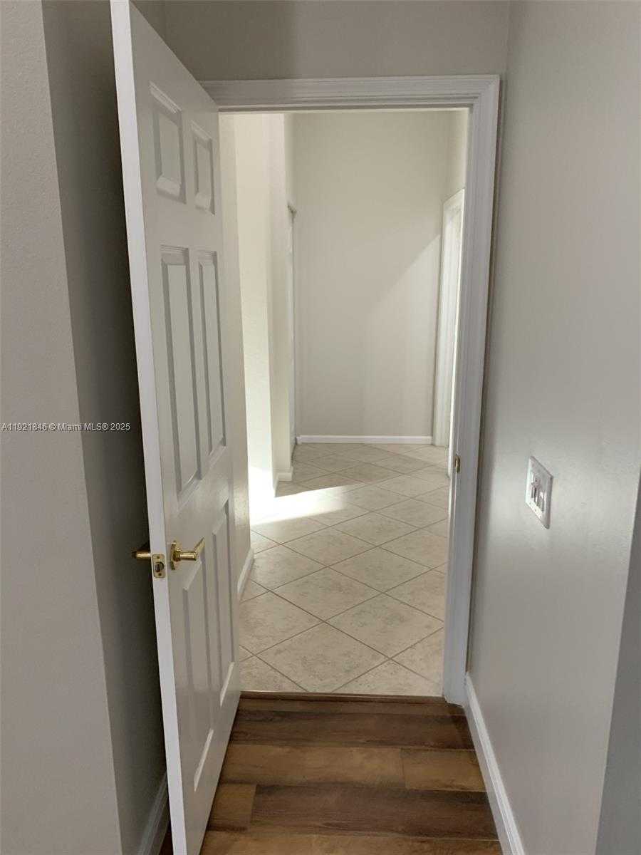 Small Image of 2518 BAY POINTE CT, Weston Number 31