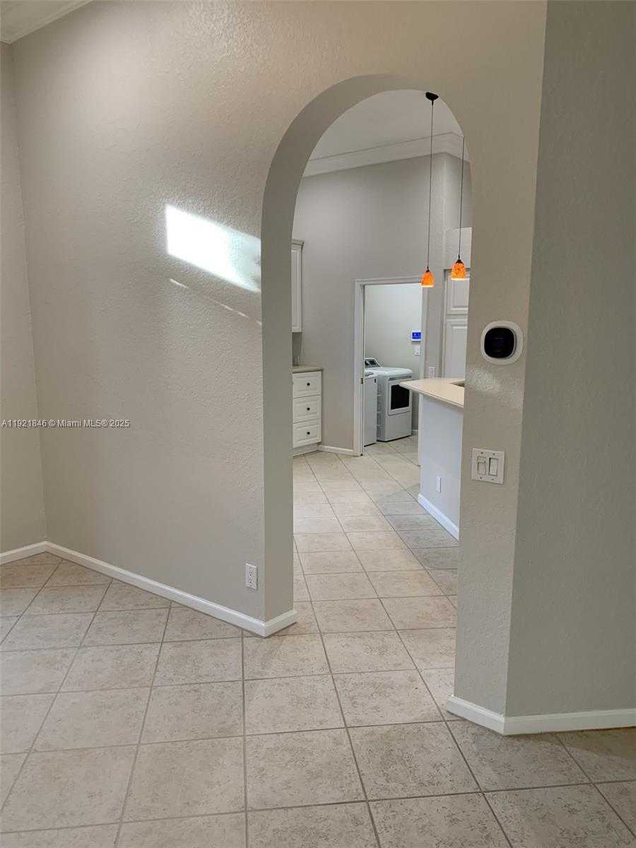 Small Image of 2518 BAY POINTE CT, Weston Number 37