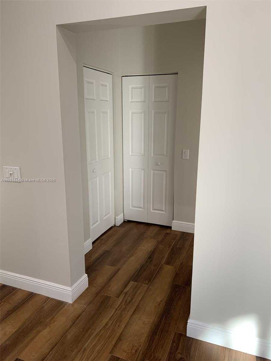 Small Image of 2518 BAY POINTE CT, Weston Number 39