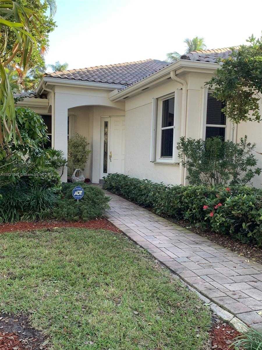 Small Image of 2518 BAY POINTE CT, Weston Number 4