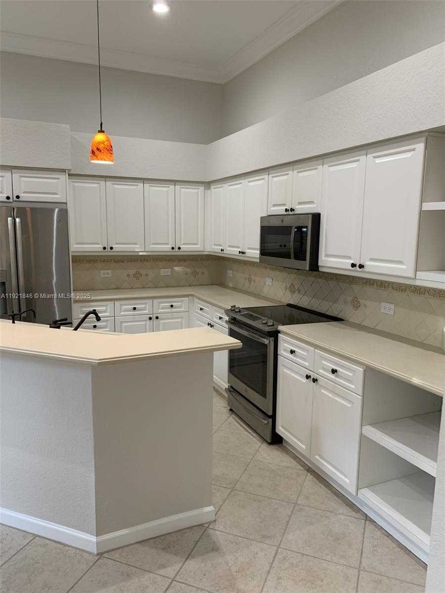 Small Image of 2518 BAY POINTE CT, Weston Number 42