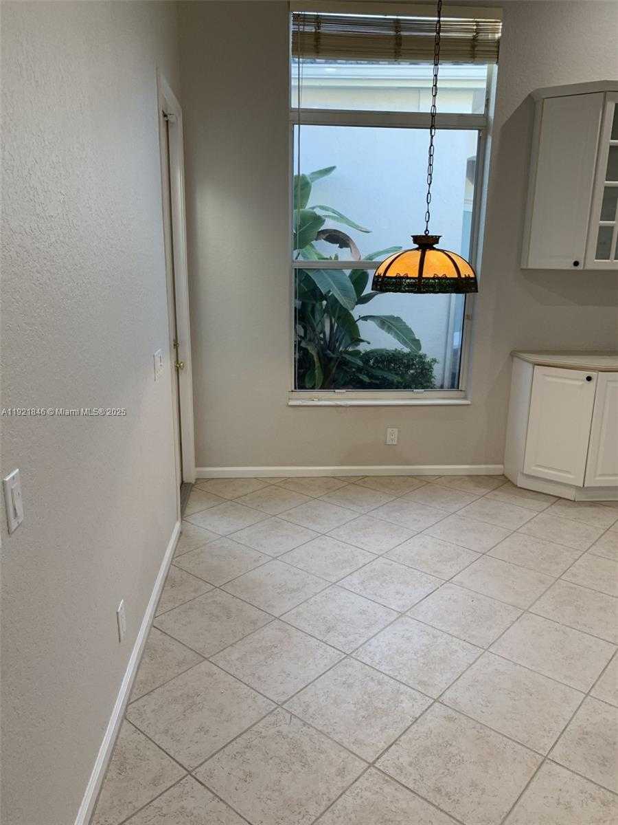 Small Image of 2518 BAY POINTE CT, Weston Number 44