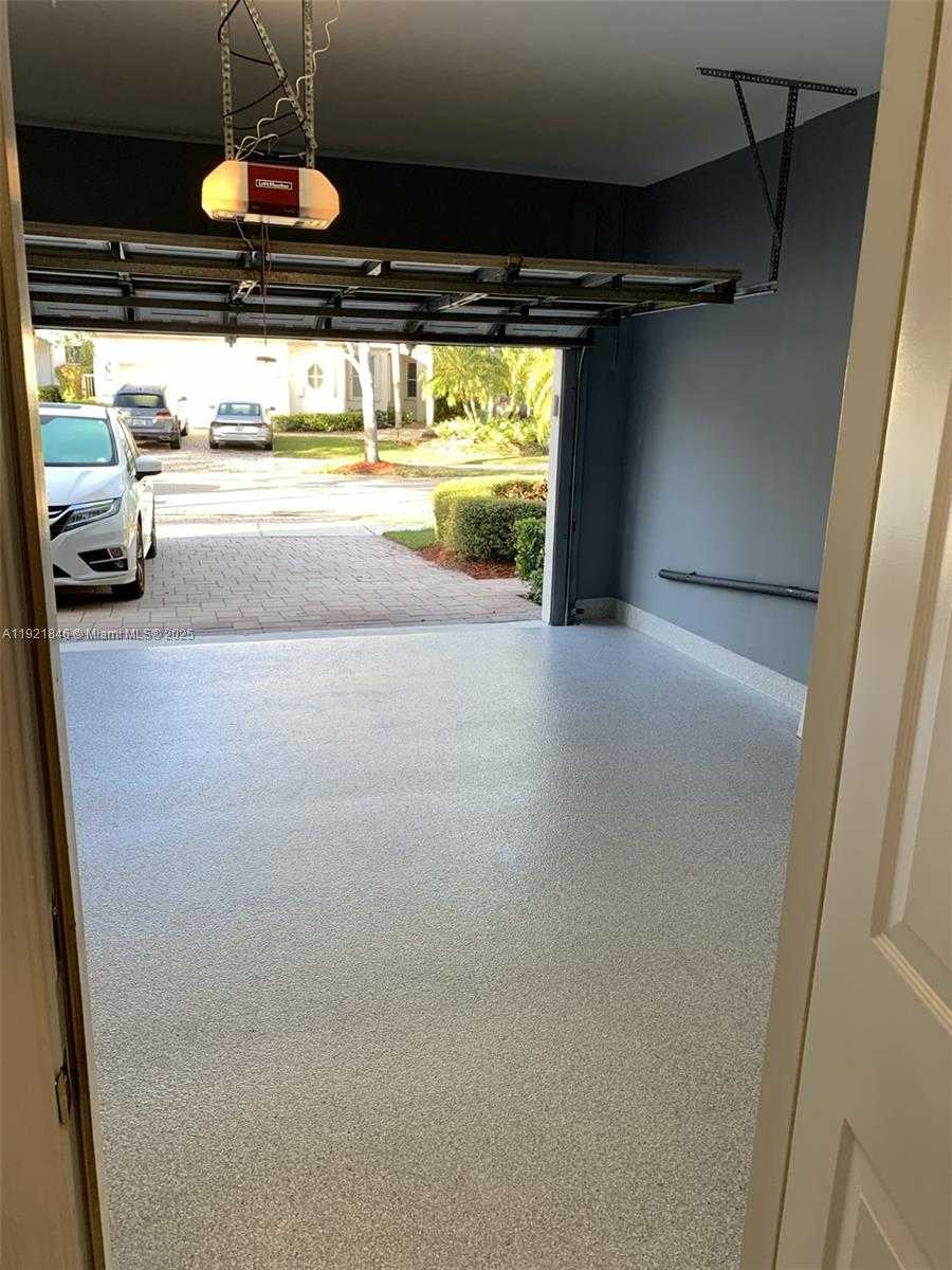 Small Image of 2518 BAY POINTE CT, Weston Number 49