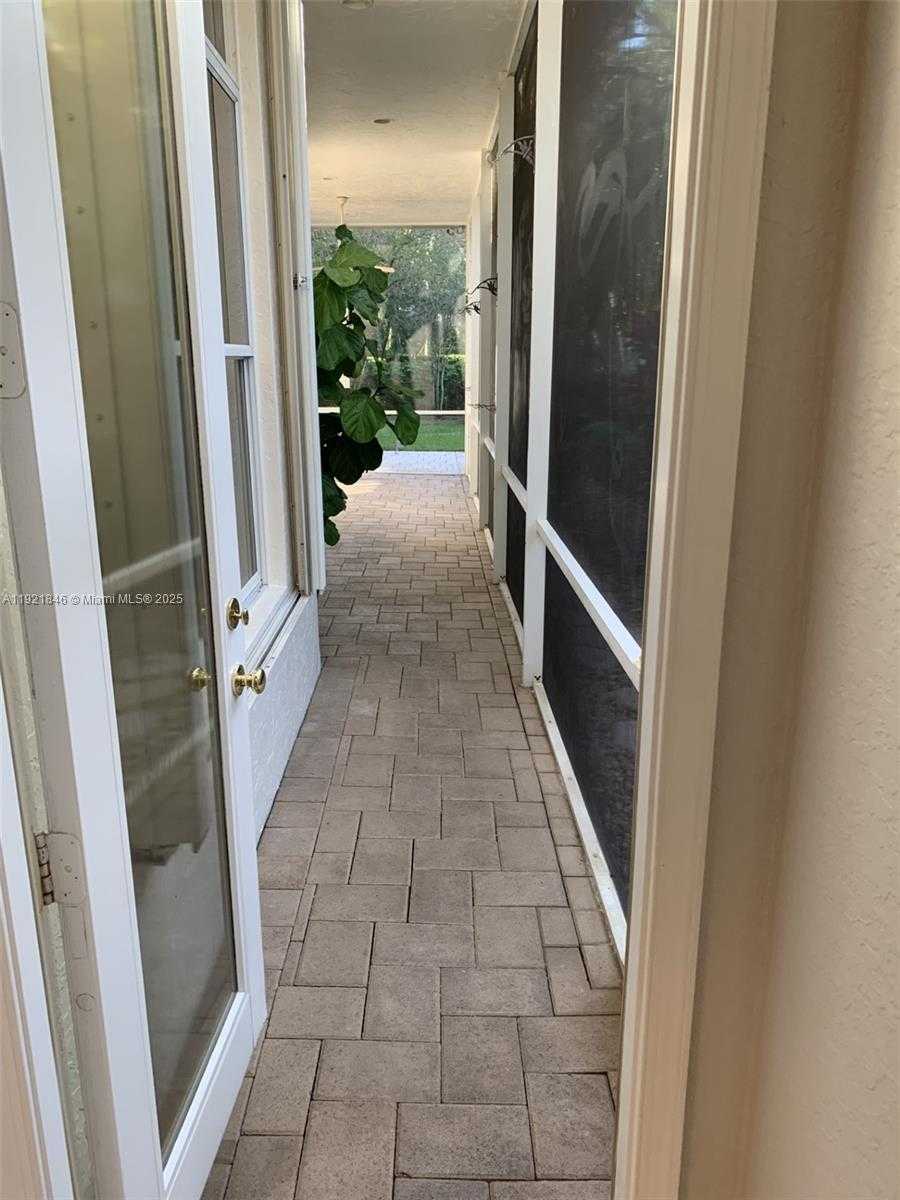 Small Image of 2518 BAY POINTE CT, Weston Number 52