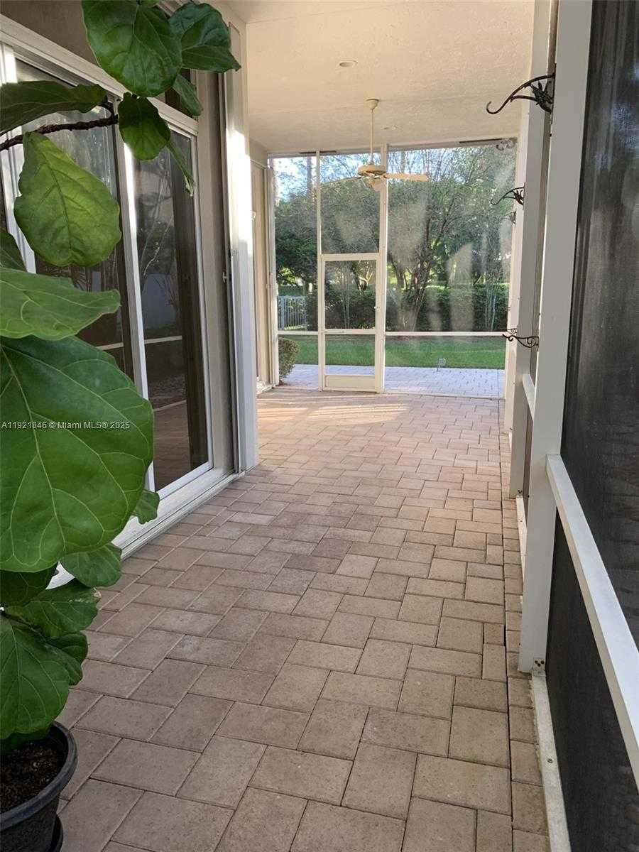 Small Image of 2518 BAY POINTE CT, Weston Number 53