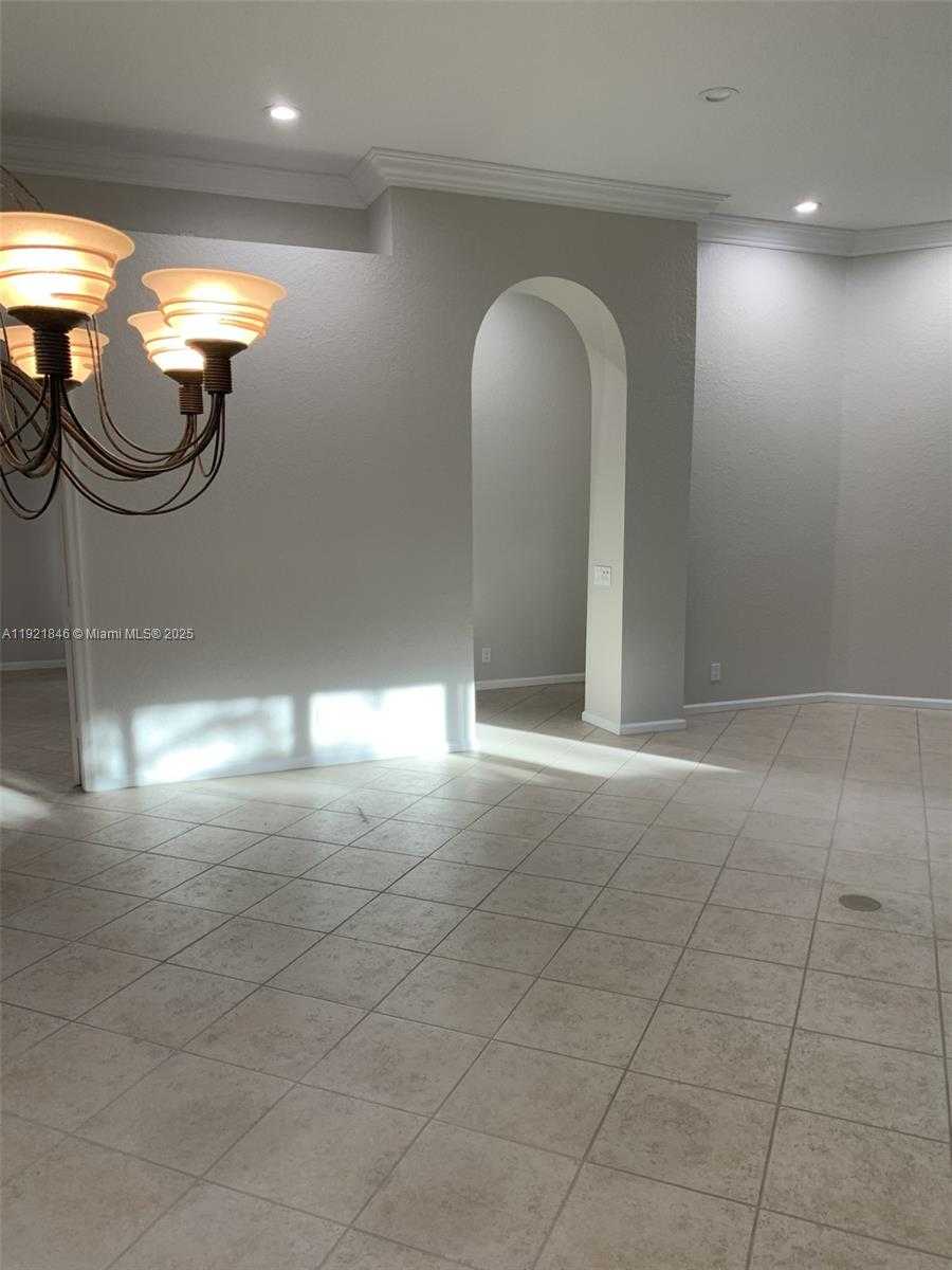 Small Image of 2518 BAY POINTE CT, Weston Number 54