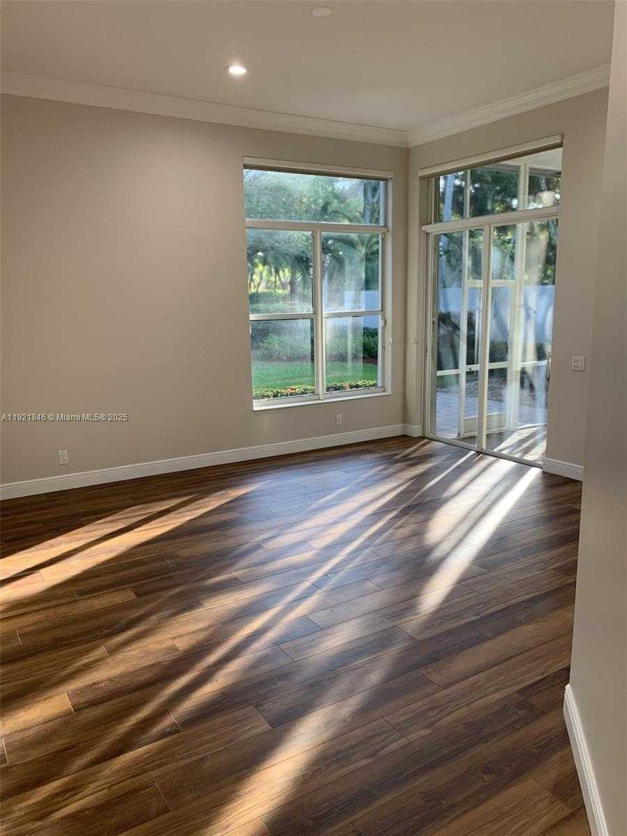 Small Image of 2518 BAY POINTE CT, Weston Number 56