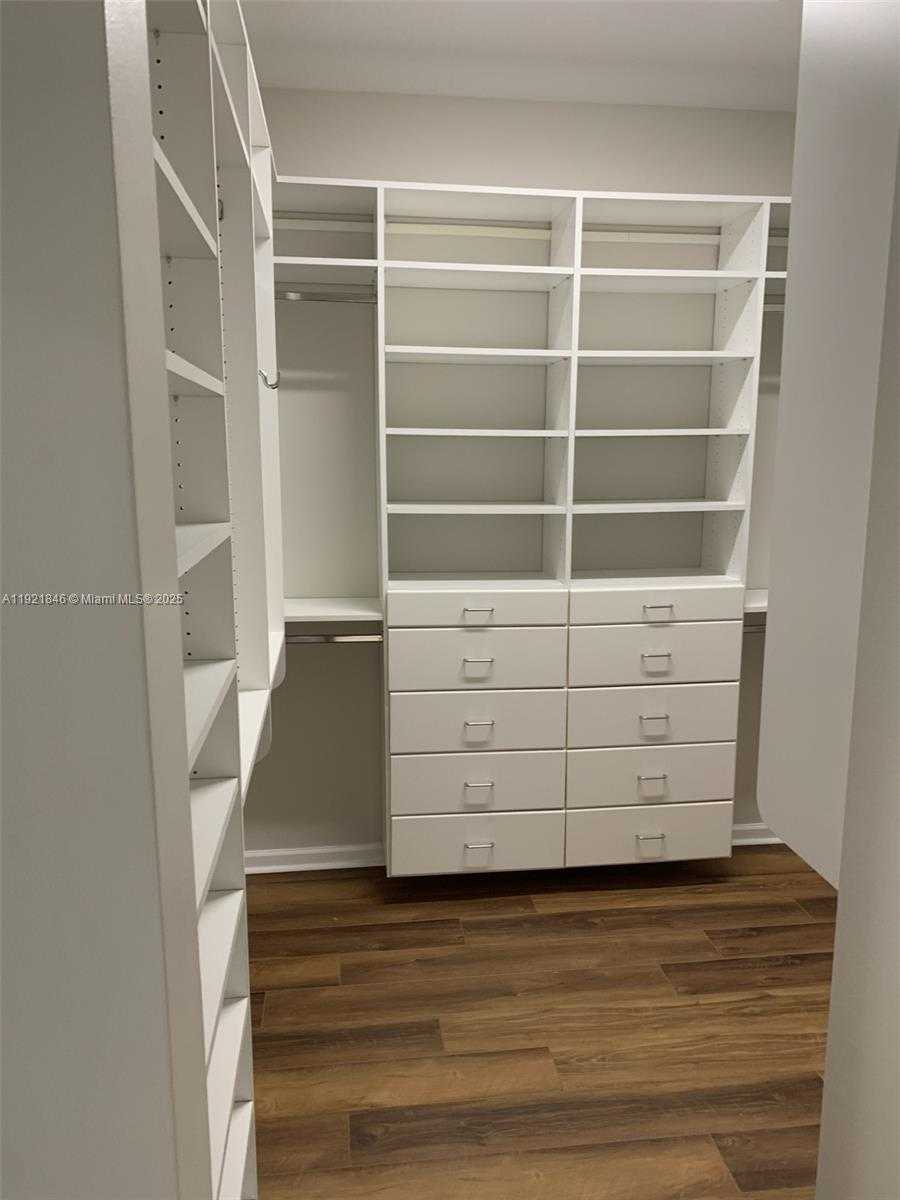 Small Image of 2518 BAY POINTE CT, Weston Number 58