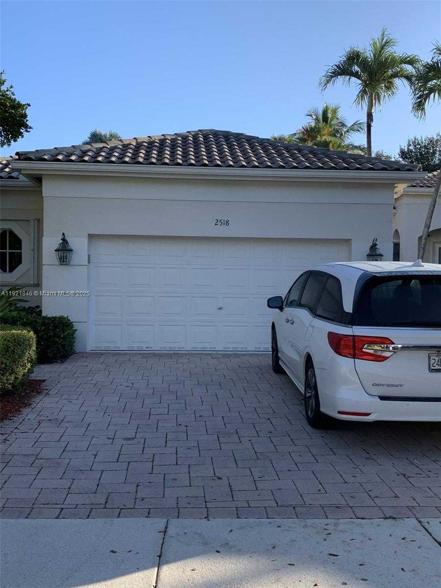 Small Image of 2518 BAY POINTE CT, Weston Number 6