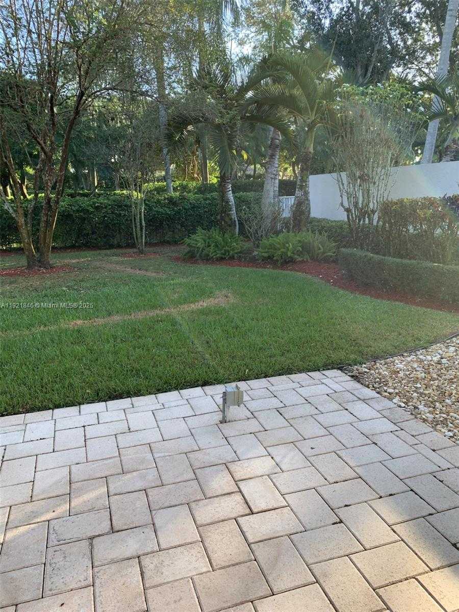 Small Image of 2518 BAY POINTE CT, Weston Number 66