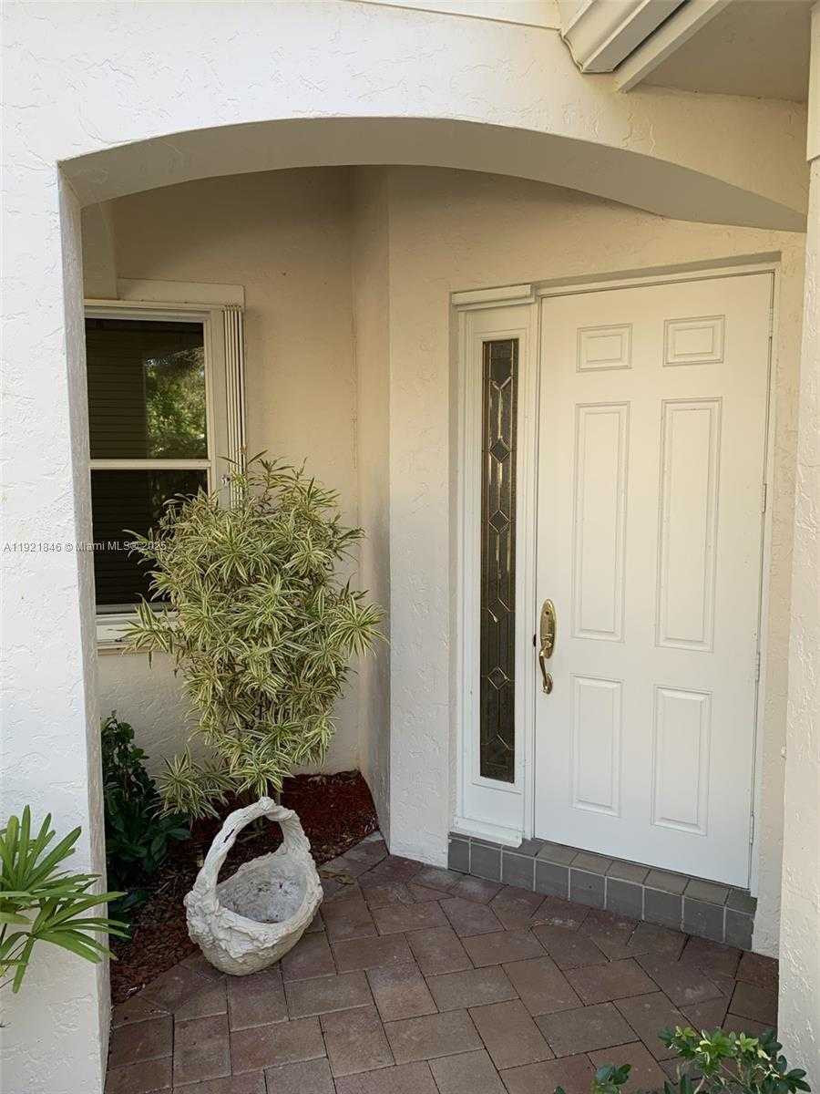 Small Image of 2518 BAY POINTE CT, Weston Number 8