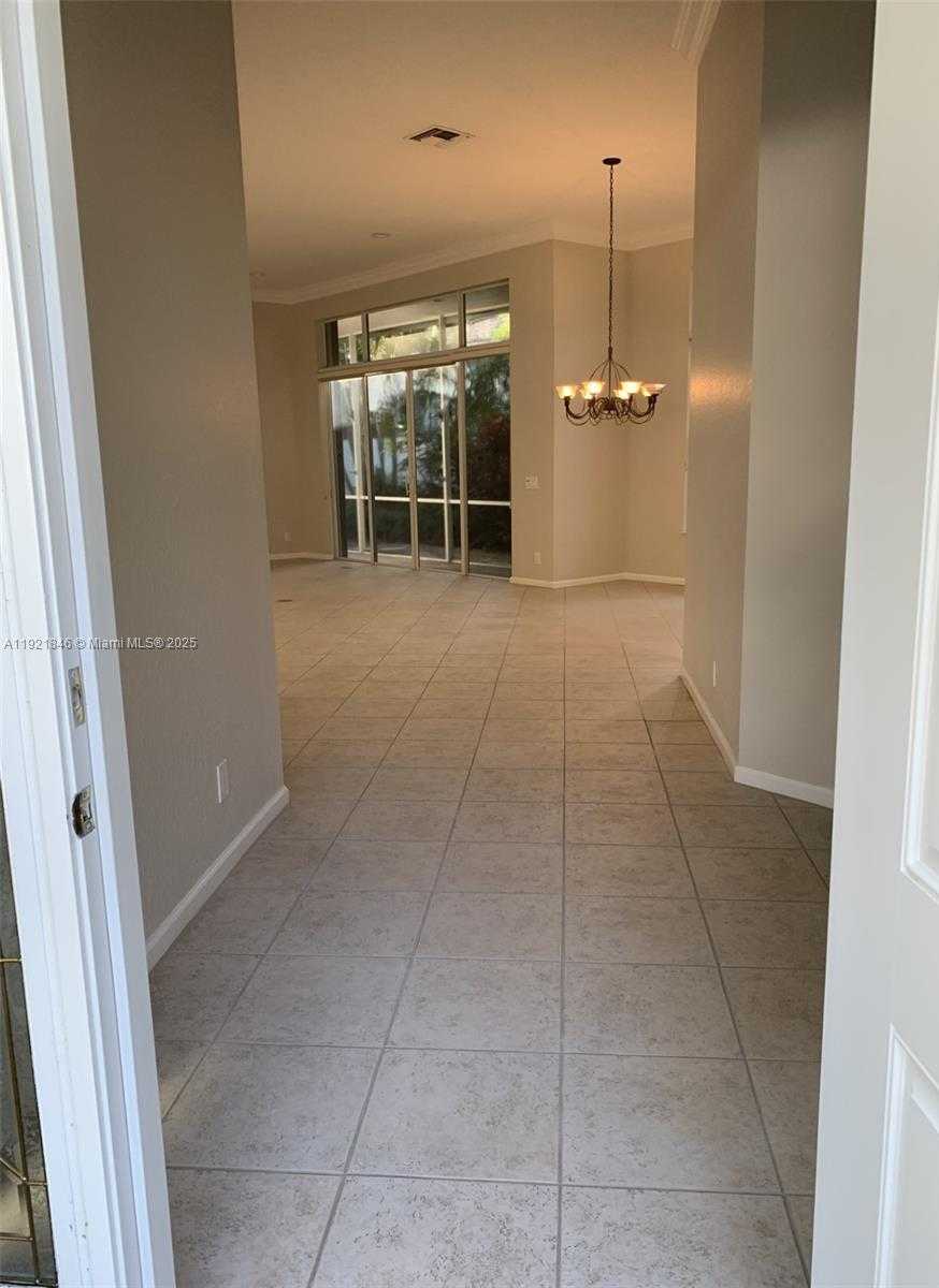 Small Image of 2518 BAY POINTE CT, Weston Number 9