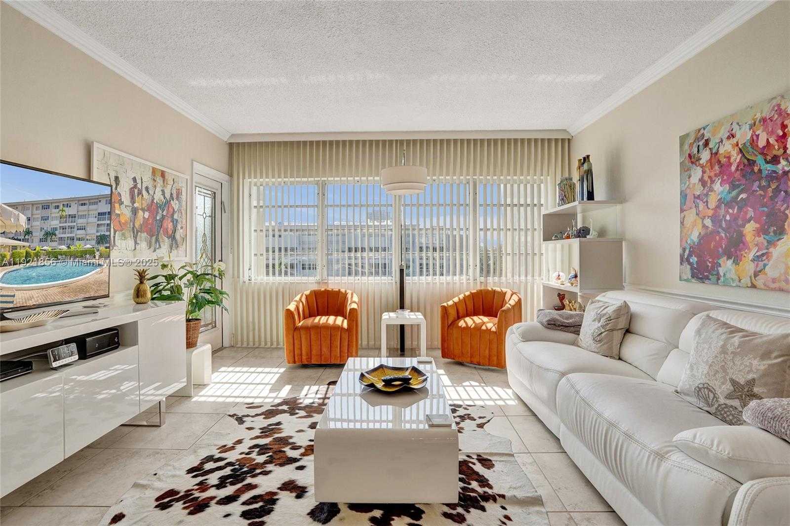 Small Image of 330 SOUTH EAST 2ND ST #404E, Hallandale Beach Number 1