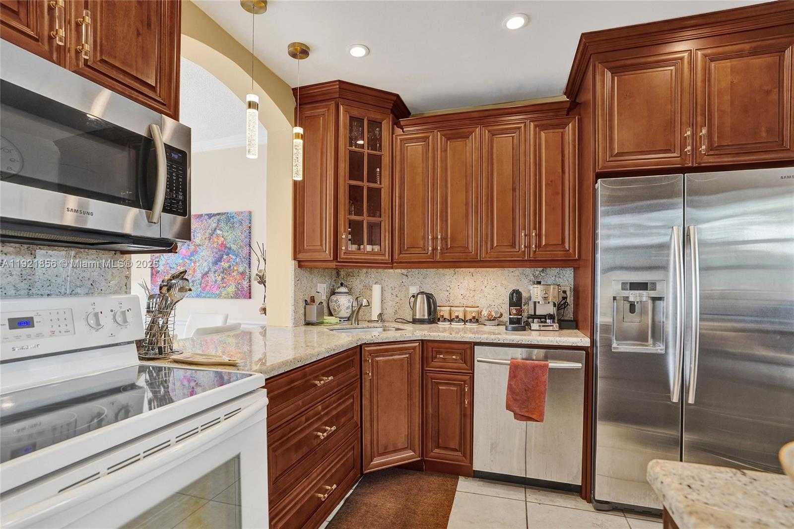 Small Image of 330 SOUTH EAST 2ND ST #404E, Hallandale Beach Number 12