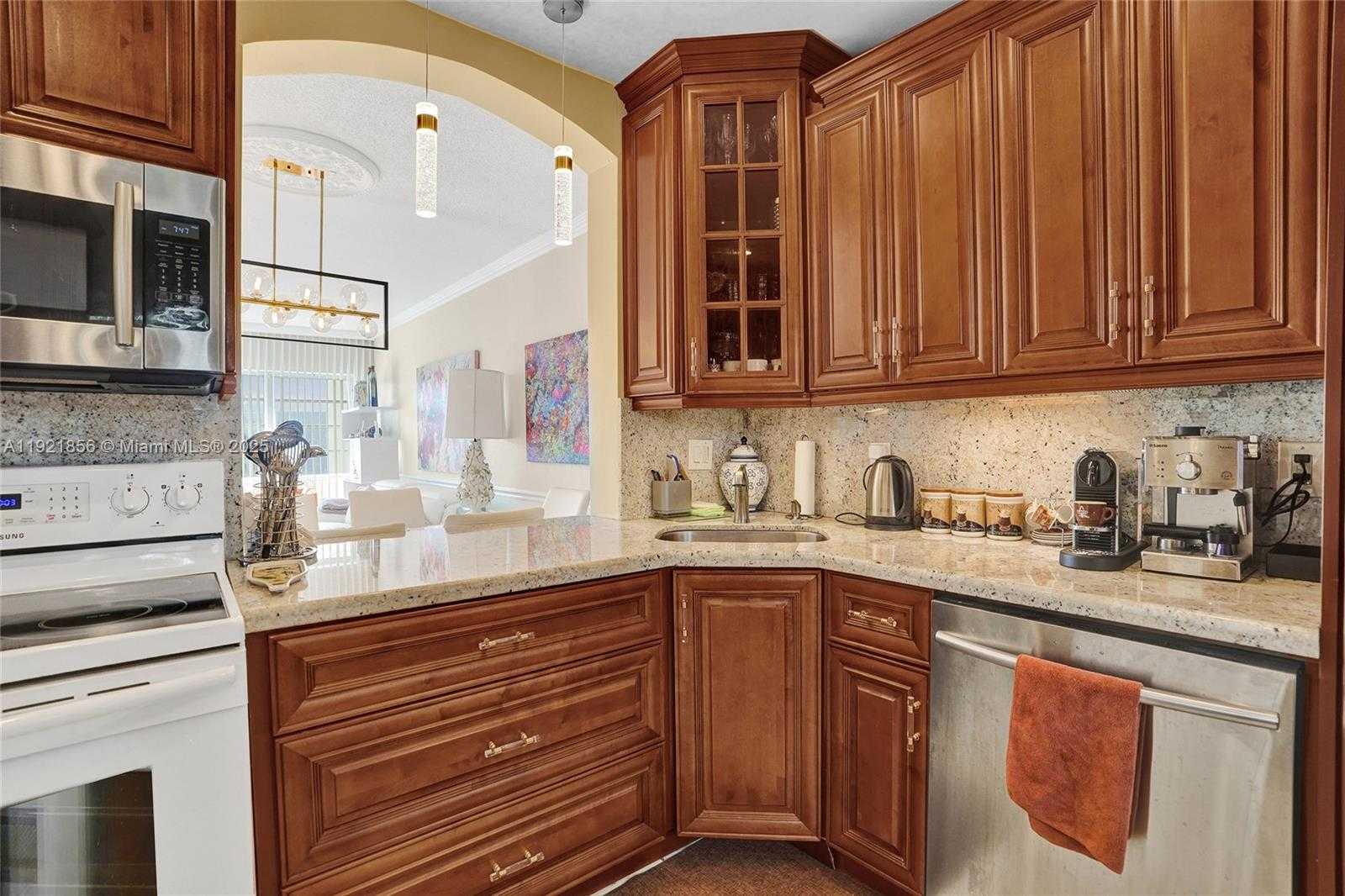 Small Image of 330 SOUTH EAST 2ND ST #404E, Hallandale Beach Number 13