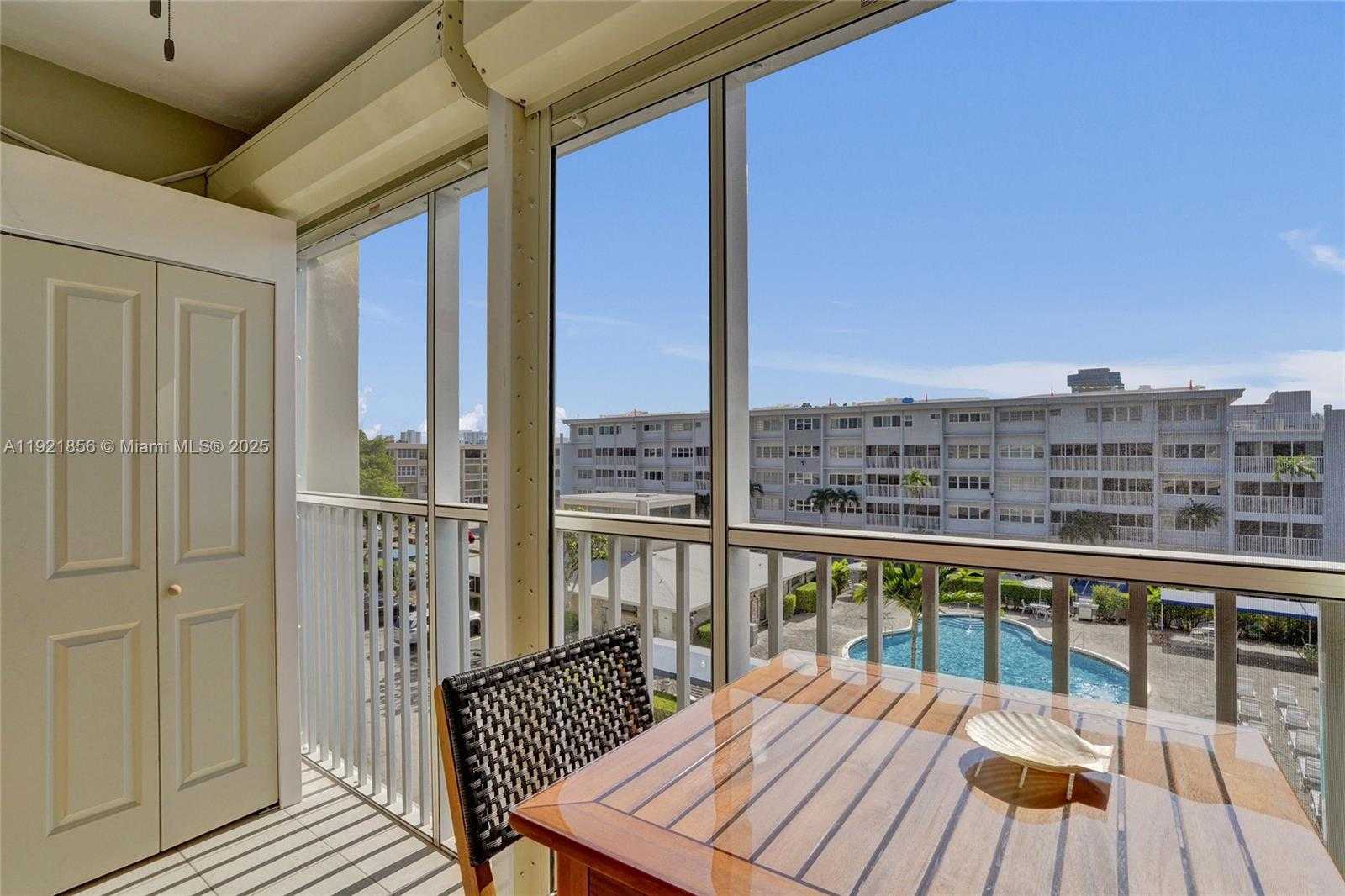 Small Image of 330 SOUTH EAST 2ND ST #404E, Hallandale Beach Number 34