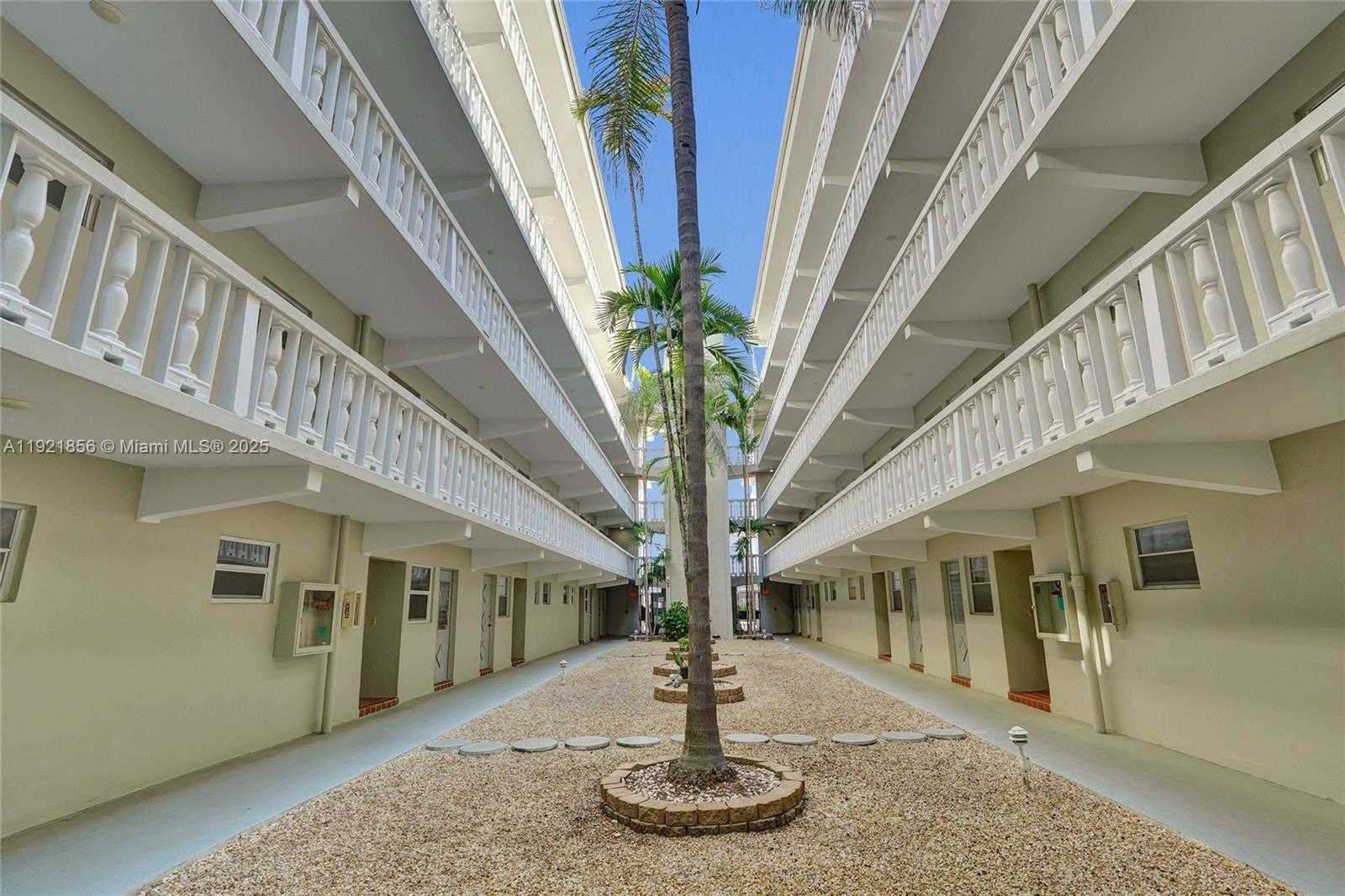 Small Image of 330 SOUTH EAST 2ND ST #404E, Hallandale Beach Number 41