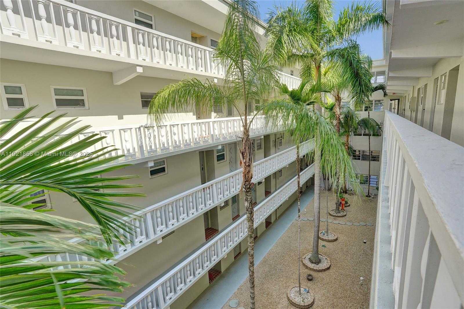 Small Image of 330 SOUTH EAST 2ND ST #404E, Hallandale Beach Number 44