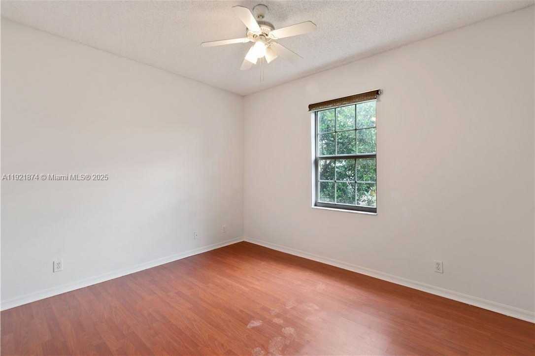 Small Image of 1820 SALERNO CIR, Weston Number 13