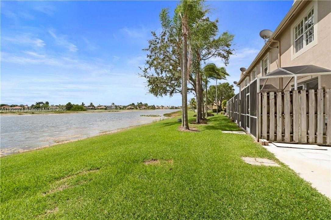 Small Image of 1820 SALERNO CIR, Weston Number 2