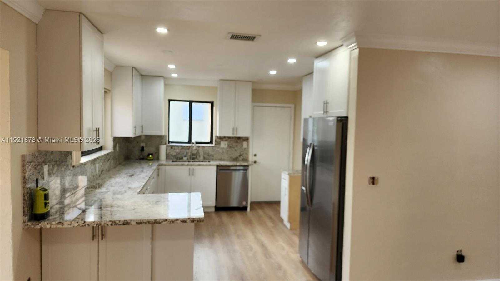 Small Image of 8010 SOUTH WEST 16TH ST #8010, Miami Number 13