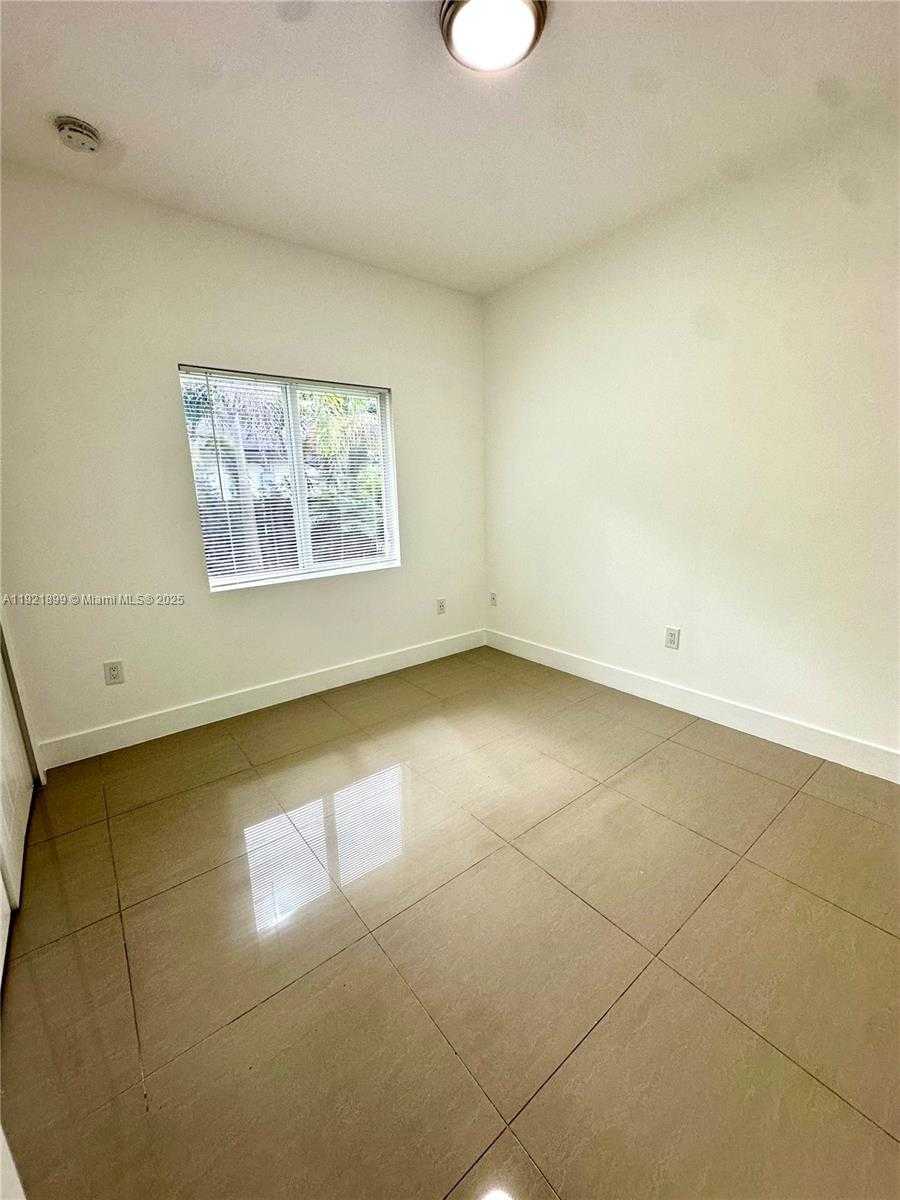Small Image of 14890 NORTH EAST 10TH AVE #1, Miami Number 11