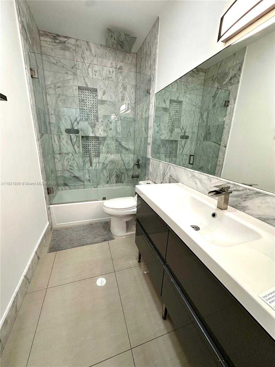 Small Image of 14890 NORTH EAST 10TH AVE #1, Miami Number 12