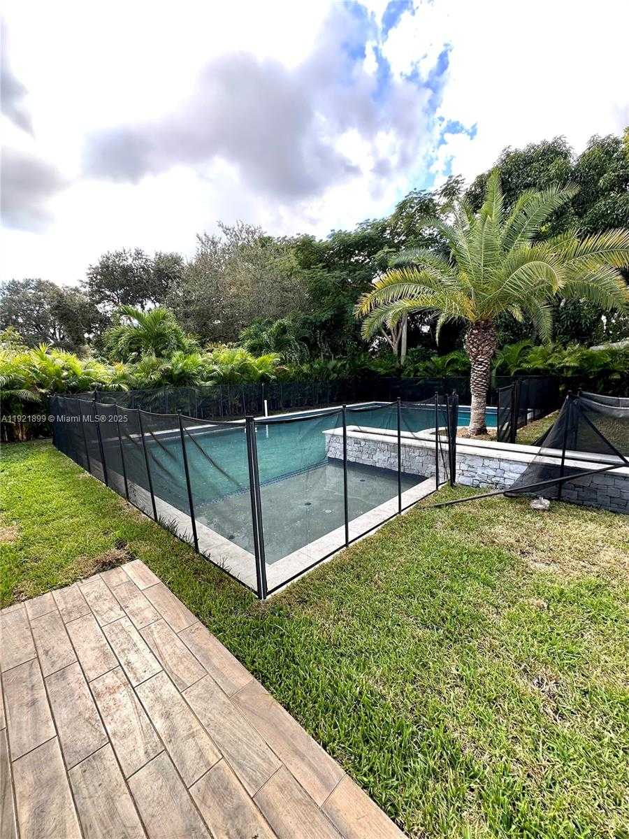 Small Image of 14890 NORTH EAST 10TH AVE #1, Miami Number 14