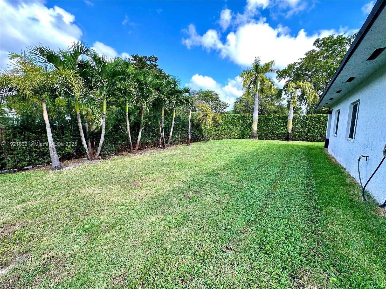 Small Image of 14890 NORTH EAST 10TH AVE #1, Miami Number 16