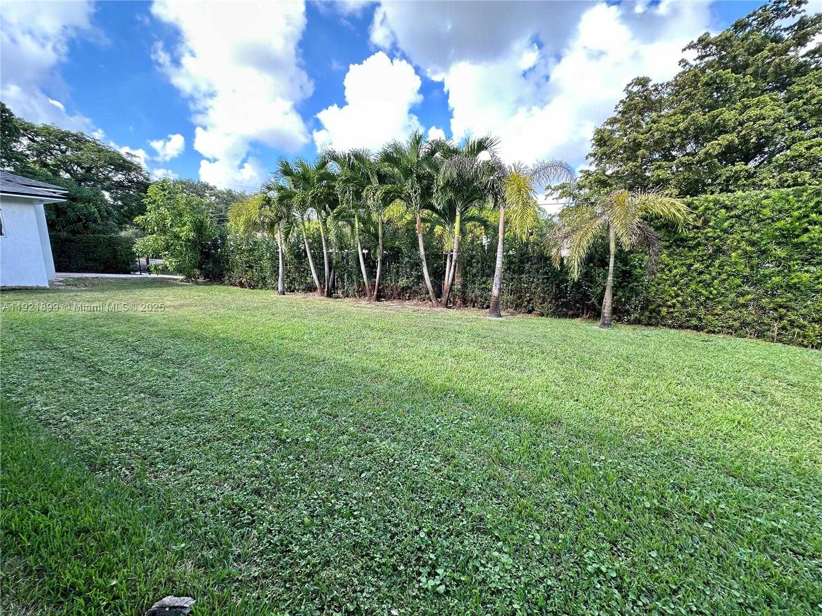 Small Image of 14890 NORTH EAST 10TH AVE #1, Miami Number 17