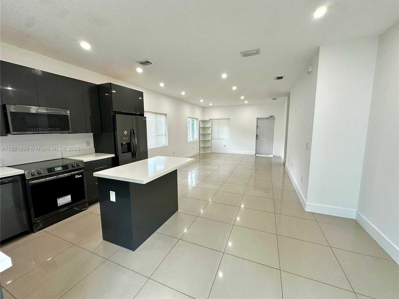 Small Image of 14890 NORTH EAST 10TH AVE #1, Miami Number 2