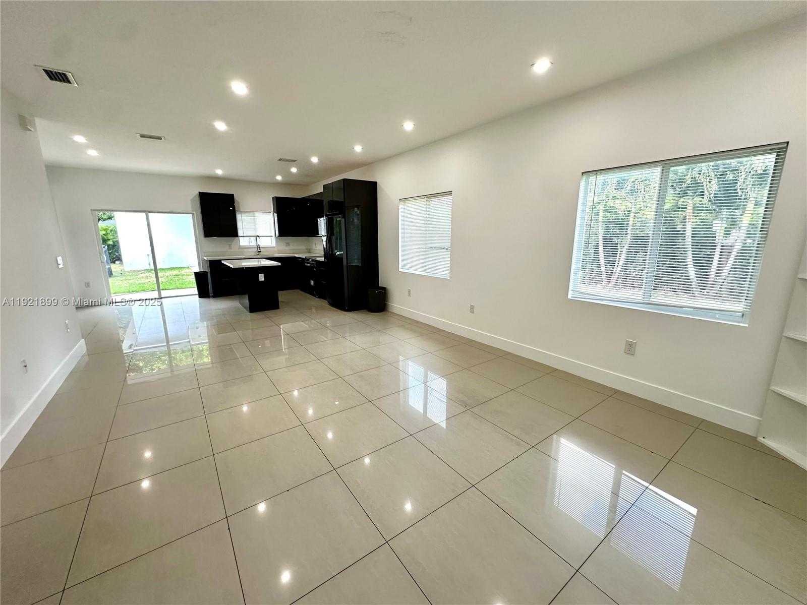 Small Image of 14890 NORTH EAST 10TH AVE #1, Miami Number 5