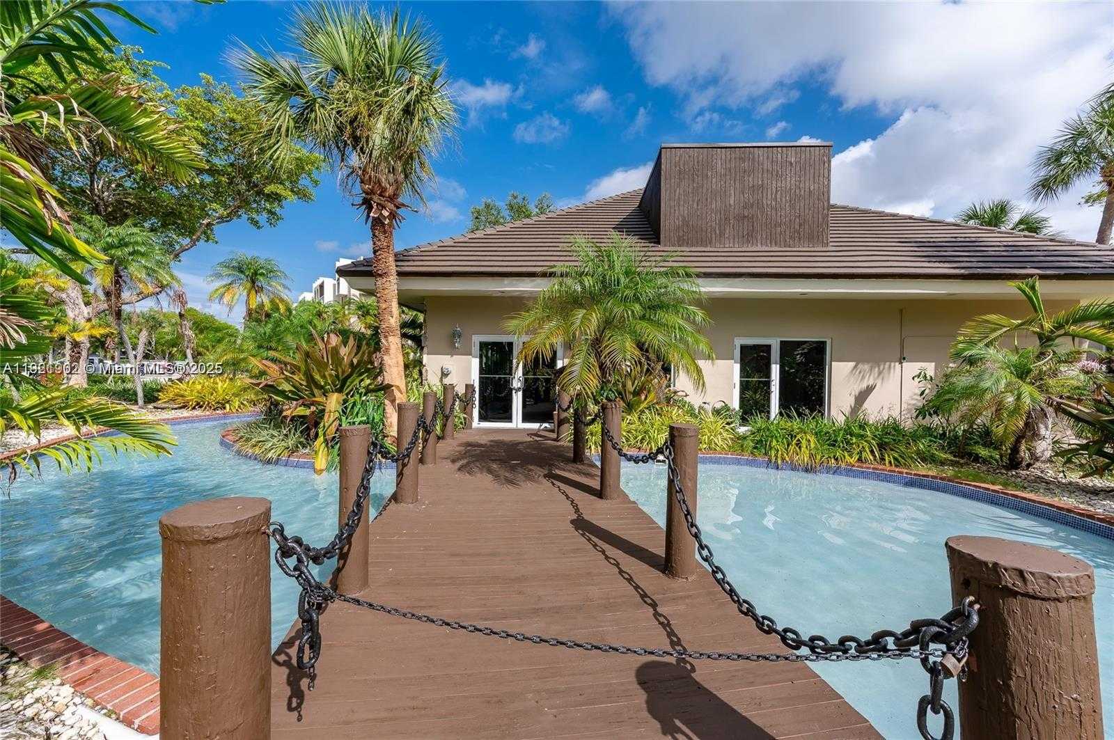 Small Image of 9446 SOUTH WEST 140TH CT #9446, Miami Number 15